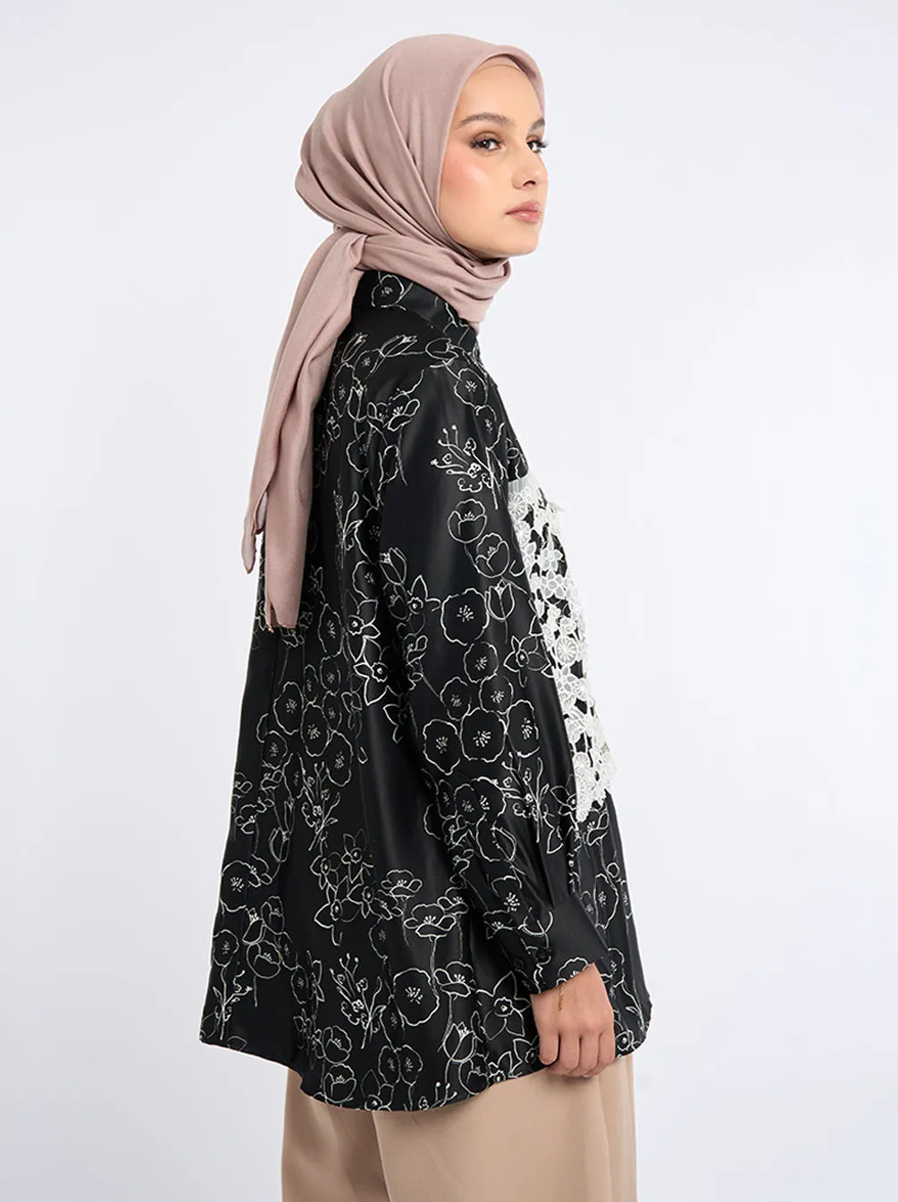 FELORA EMBROIDERY SHIRT BLACK